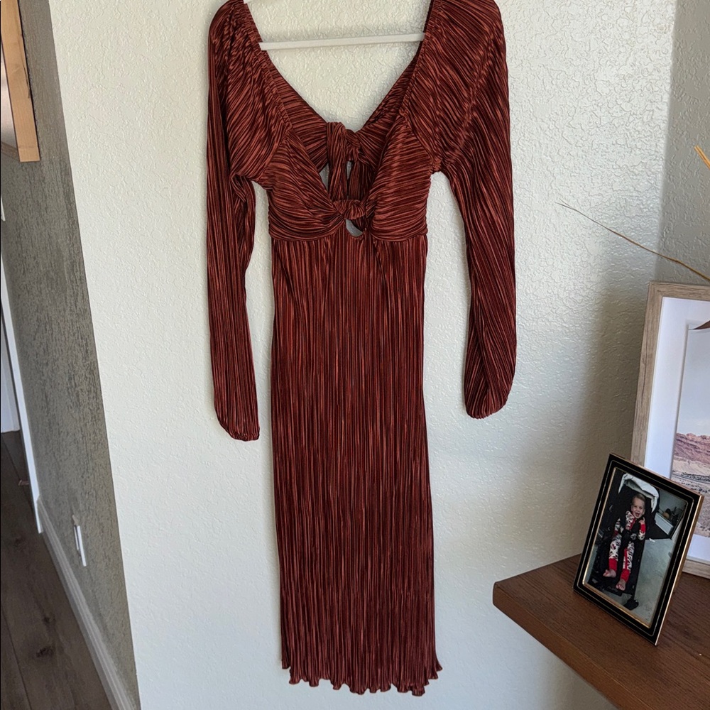 VICI Pleated Midi Dress